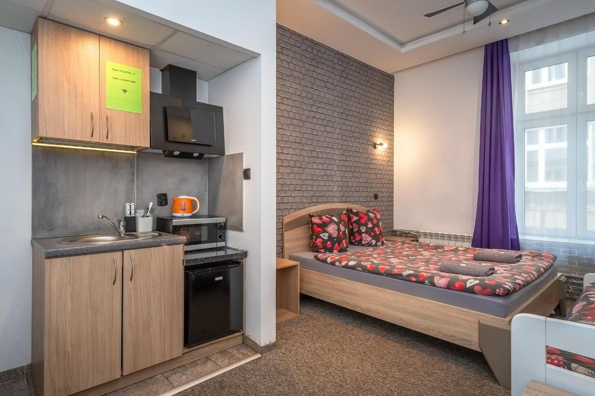 70S Hostel Краков Экстерьер фото