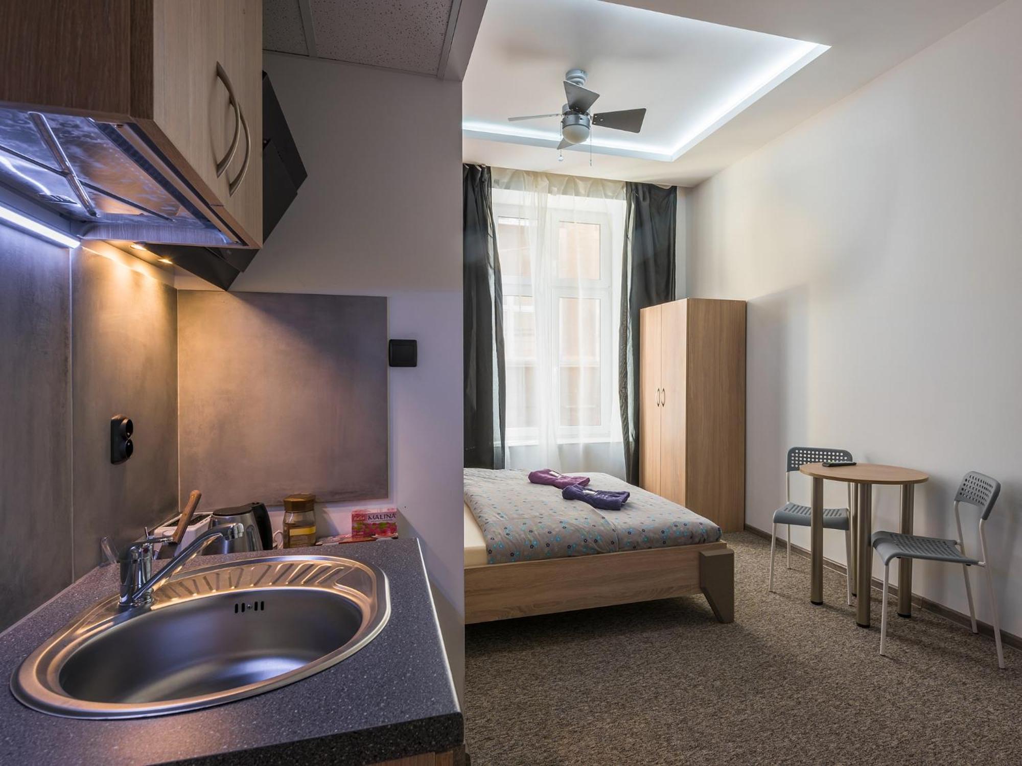 70S Hostel Краков Экстерьер фото