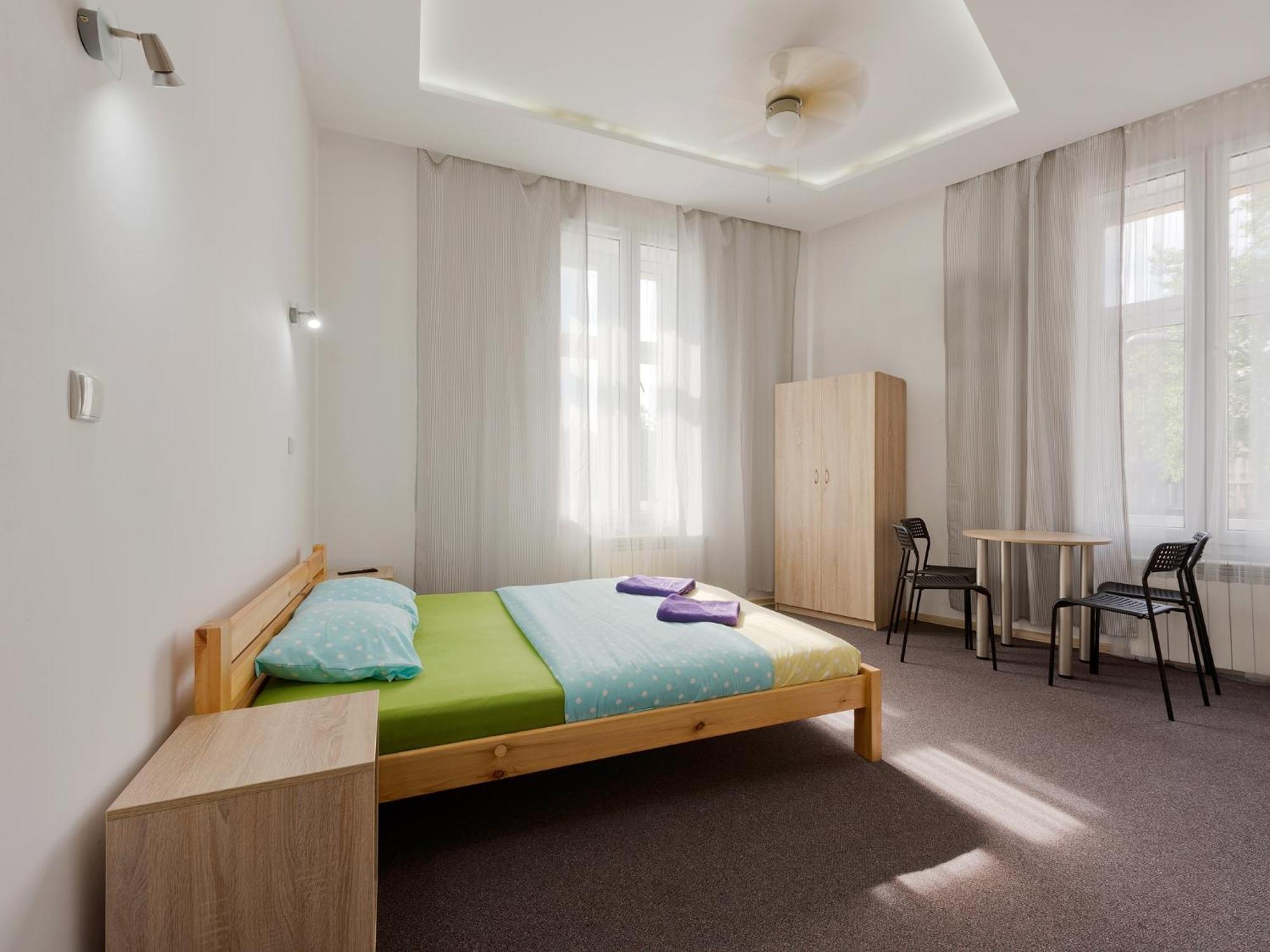 70S Hostel Краков Экстерьер фото