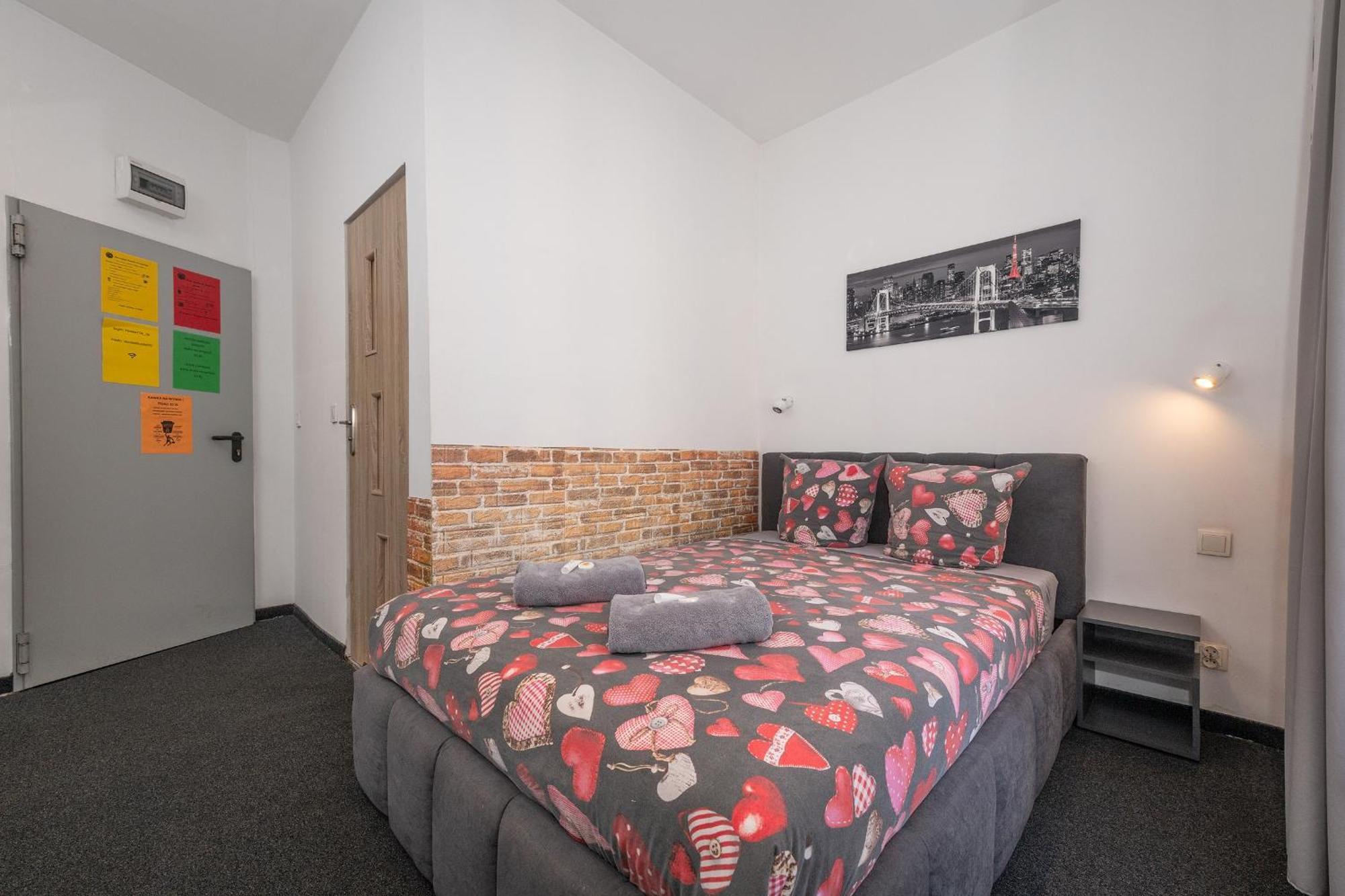 70S Hostel Краков Экстерьер фото
