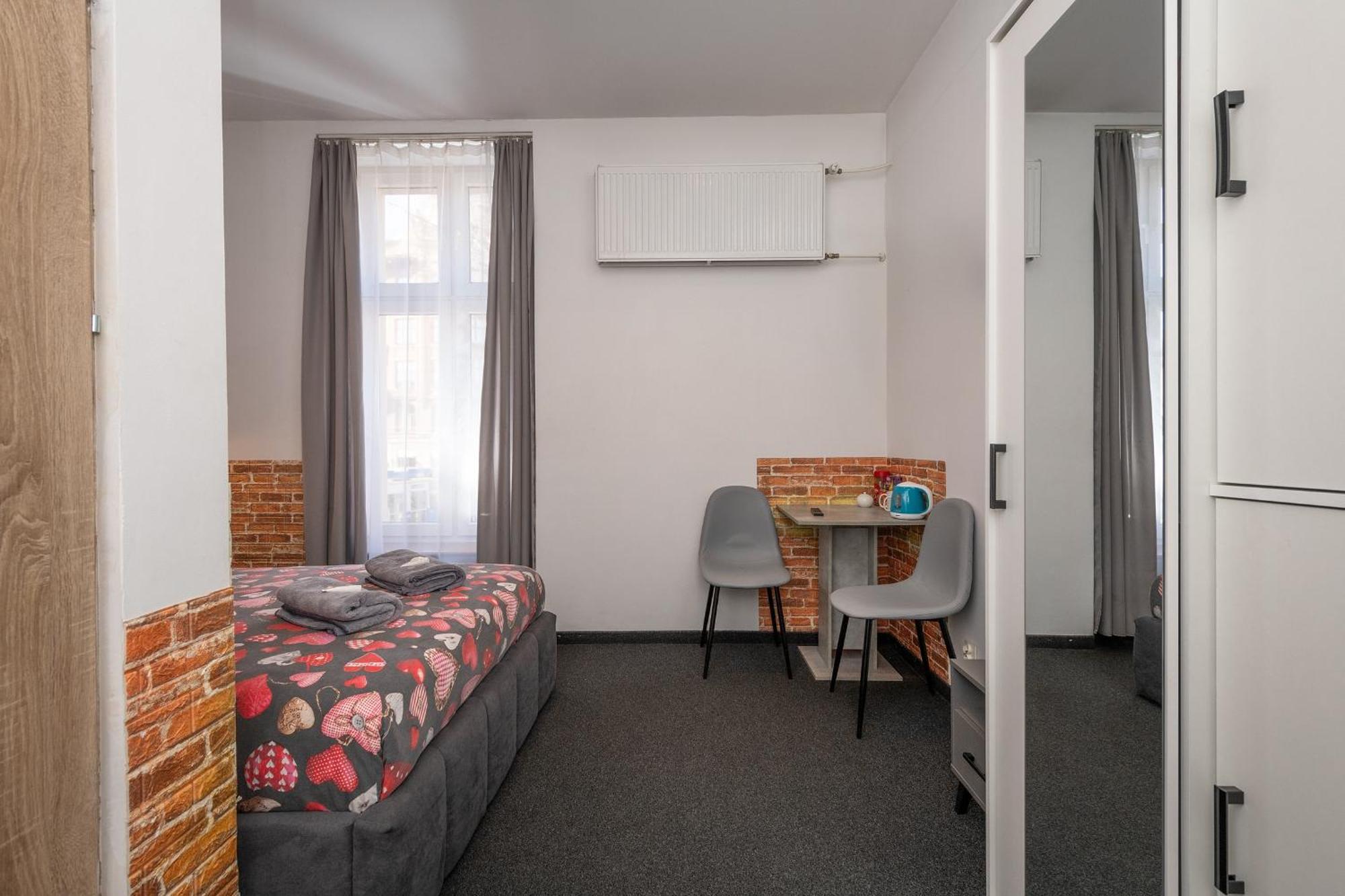 70S Hostel Краков Экстерьер фото