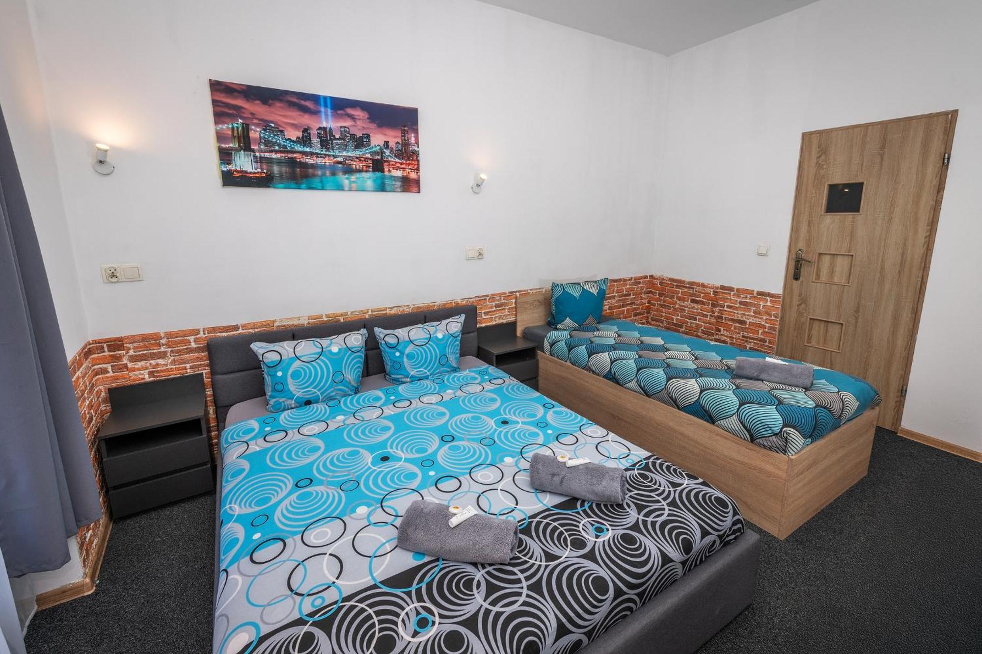 70S Hostel Краков Экстерьер фото